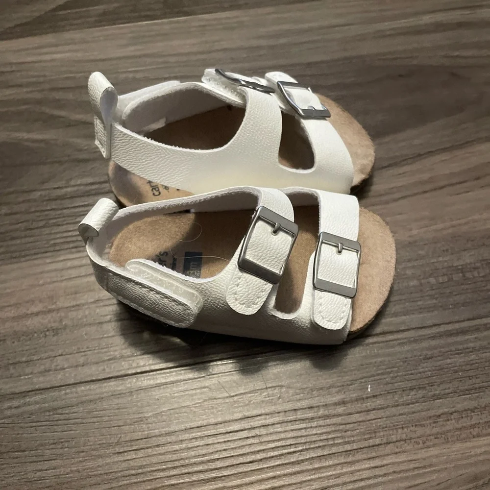 Carter's White Kids Sandals with Buckles size 0-3M
